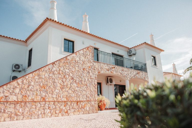 Entdecken Sie die Schönheit der Algarve in den Casa Velha Apartments